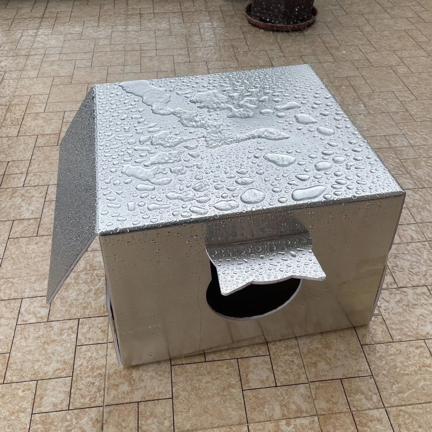 Outdoor Waterproof Cat House